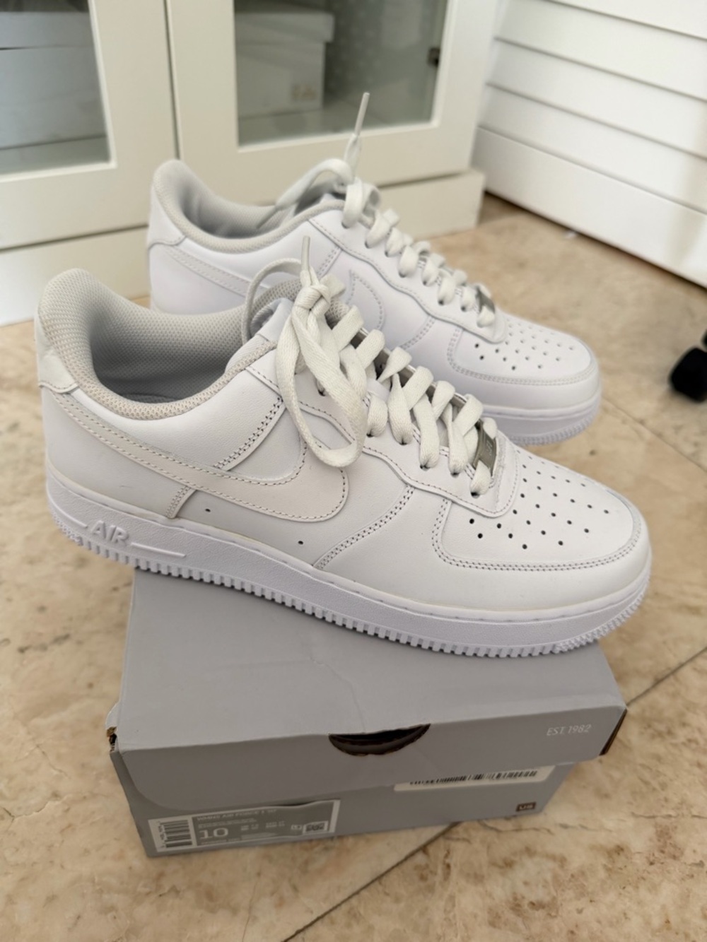 Nike Air Force 1 Low - White Leather - Picture 2 of 8